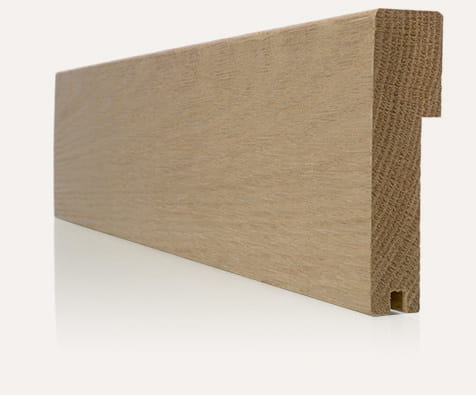Moulure en bois franc, essence de bois : chêne.