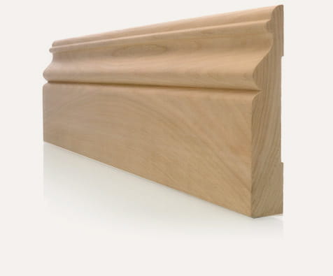 Moulure en bois franc, essence de bois : merisier.